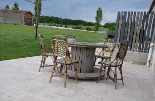 Mortagne-sur-Sevre House | B&B LE BORDAGE