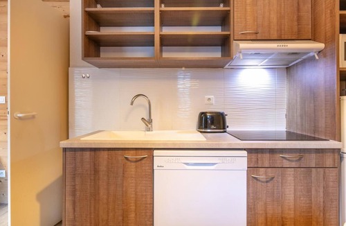 Saint-Colomban-des-Villards Apartment | Balcony, parking, ski locker, 37m², Saint Colomban des Villards