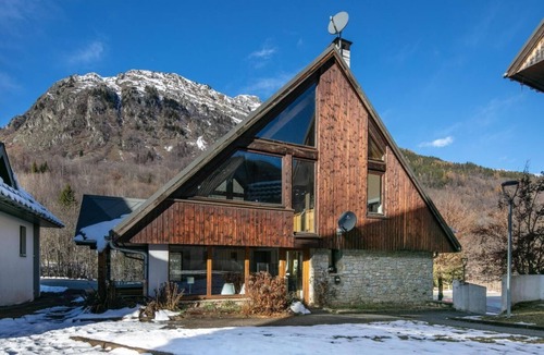 Saint-Colomban-des-Villards Apartment | Balcony, parking, ski locker, 37m², Saint Colomban des Villards