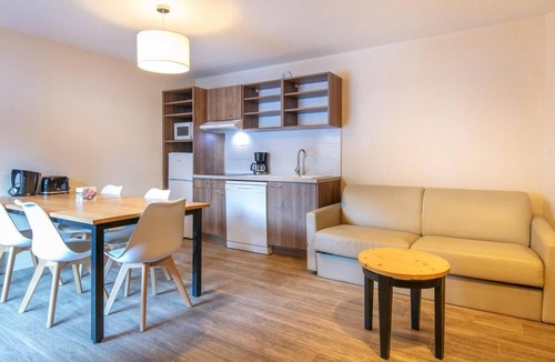 Saint-Colomban-des-Villards Apartment | Balcony, parking, ski locker, 50m², Saint Colomban des Villards