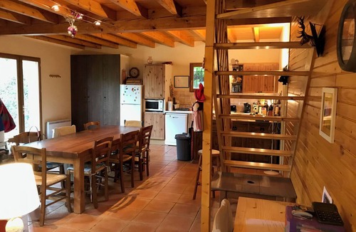 Germs-sur-l'Oussouet House | Barn in a green setting