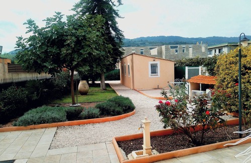 La Roquette-sur-Siagne Apartment | Bastide provenzal in the county and 5 km from the beach