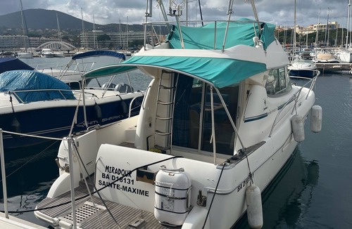 Sainte-Maxime City Centre Boat Rental | Bateau à Quai
