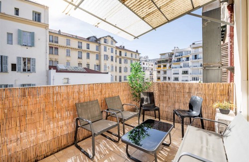 Carre d'Or Apartment | BEAUTIFUL STUDIO - PEDESTRIAN ZONE - TERRACE!