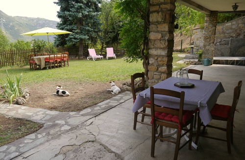 Escragnolles House | Beautiful Provencal farmhouse nestled in the mountains