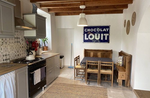 Mortiers House | Beautiful 8 bedroom Charentaise farmhouse in peaceful rural location