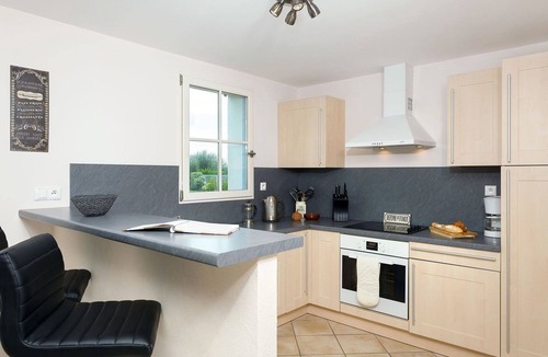 Coex Apartment | Beautiful apartment for 6 guests with WIFI, pool, TV, terrace, pets allowed and parking