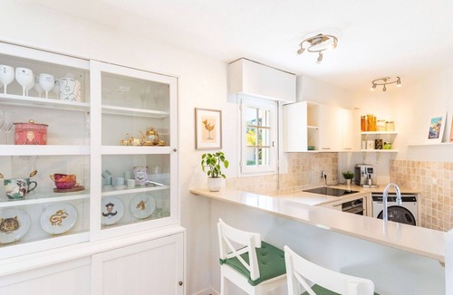 Saint-Tropez City Centre Apartment | Beautiful apartment for 4 guests with pool, A/C, WIFI, TV and balcony