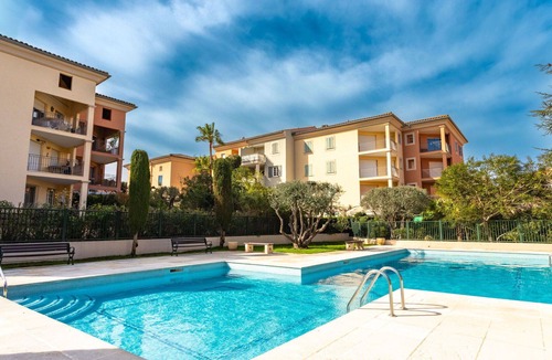 Saint-Tropez City Centre Apartment | Beautiful apartment for 4 guests with pool, A/C, WIFI, TV and balcony