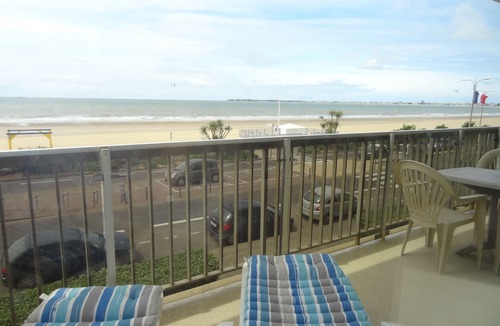 Pornichet Apartment | Beautiful apartment facing the sea right across from the beach, with a magnificent view and private parking