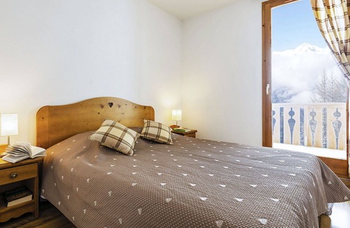 Plan Peisey Apartment | Beautiful apartment for 8 guests with WIFI, pool, TV, terrace and pets allowed
