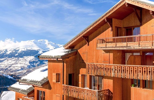 Plan Peisey Apartment | Beautiful apartment for 8 guests with WIFI, pool, TV, terrace and pets allowed