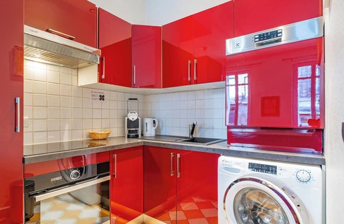 Saint-Michel Apartment | Beautiful Apartment in the Heart of Historic Saint-Michel District
