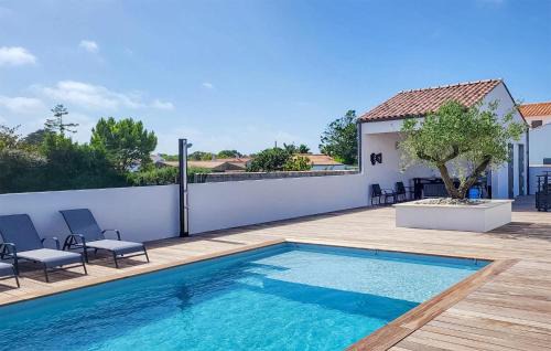 Barbatre House | Beautiful Beach Front Home In Barbâtre