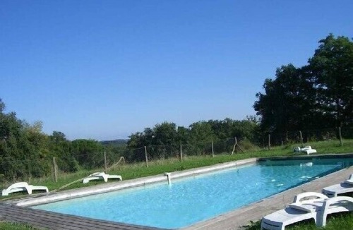 Sigalens House | Beautiful charming renovated old house with beautiful viewpoint and pool