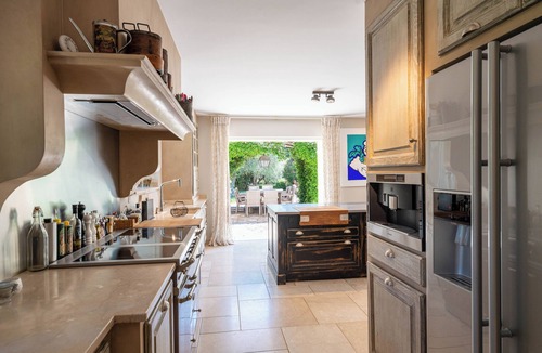 Le Tignet Villa | Beautiful country house for 12 guests with a large garden and swimming pool