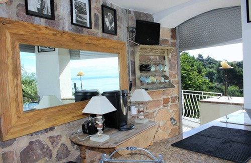 Les Issambres Villa | Beautiful villa overlooking the bay of St Tropez - 4 bedrooms and 1 studio