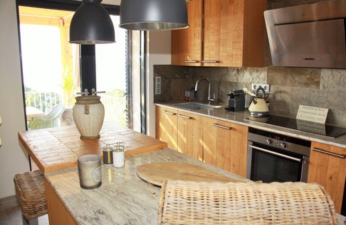 Les Issambres Villa | Beautiful villa overlooking the bay of St Tropez - 4 bedrooms and 1 studio