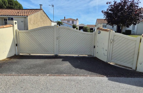 Bourgenay House | Beautiful villa with a pool just a stone's throw from the sea