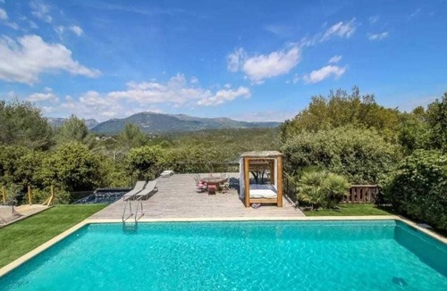 Villeneuve-Loubet Villa | Beautiful villa 5 min from Valbonne with garden, pool and jacuzzi