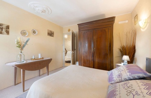 Saint-Pierre-le-Vieux Bed & Breakfast | Bed and Breakfast 'Chambres D'hôtes Le Peux - Sarcelle' with Shared Terrace, Shared Garden and Wi-Fi