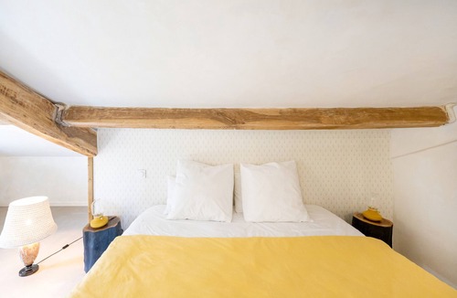 La Bastide-Clairence Bed & Breakfast | Bed and Breakfast 'Etxea' with Mountain View, Wi-Fi and Air Conditioning