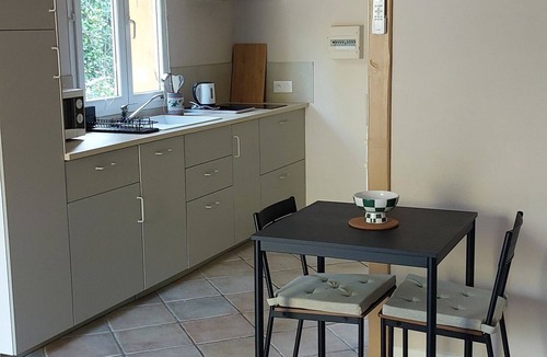 Besse-sur-Issole House | Bed and breakfast with breakfast included, in Besse sur Issole.
