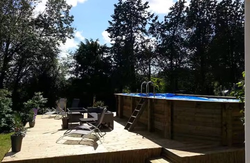 Chitenay Bed & Breakfast | Bed and Breakfast 'Chambre D'hôte Vue Sur Étang' with Shared Pool, Shared Terrace and Wi-Fi
