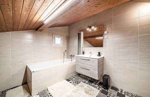 Filliere Bed & Breakfast | Bed and Breakfast 'Chambre Le Grenier De Jeanne' with Mountain View, Shared Pool and Wi-Fi