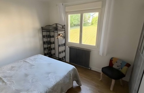 Bugeat Bed & Breakfast | Bed and Breakfast 'Chambre Félix'