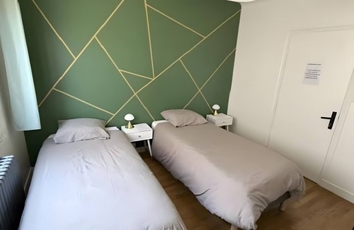 Bugeat Bed & Breakfast | Bed and Breakfast 'Chambre Kelly'