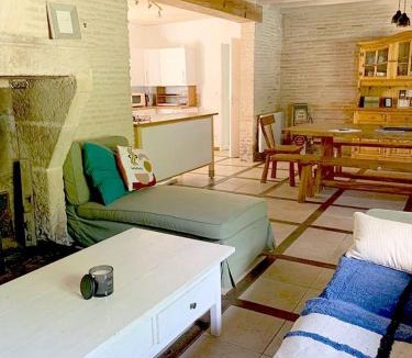 Origne House | Belle maison de vacances indépendante, piscine et jardin privatifs & clôturés 30 minutes au sud Bordeaux