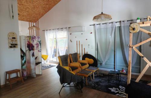 Ychoux House | Belle maison esprit loft avec terrasse, parking et jardin clos