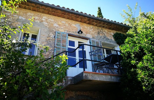 Saint-Jeannet Apartment | Between sea and mountain