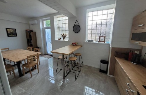 Casteljaloux Apartment | Big big