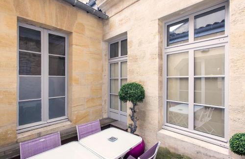 Hotel de Ville - Quinconces Apartment | Bord'ôappart Le Cheverus