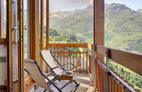 Les Bruyeres Apartment | Bright 2-room apartment at the foot of the slopes with balcony