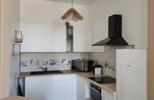 Condom Apartment | Bright 80-square-meter, 3-bedroom apartment