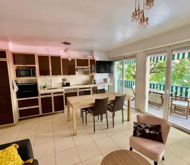 Juan-les-Pins Apartment | Bright Apartment - 2 Min Walk to Beach
