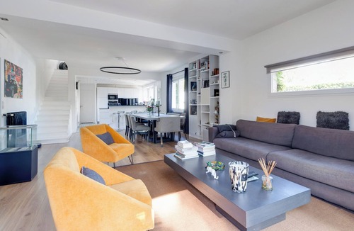 Joncours-Proce House | Bright house close to town center and park