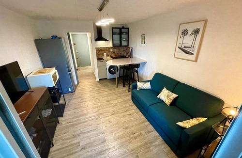 Saint-Mandrier-sur-Mer Apartment | Bright studio a few steps from the beach