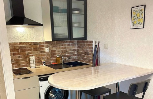 Saint-Mandrier-sur-Mer Apartment | Bright studio a few steps from the beach