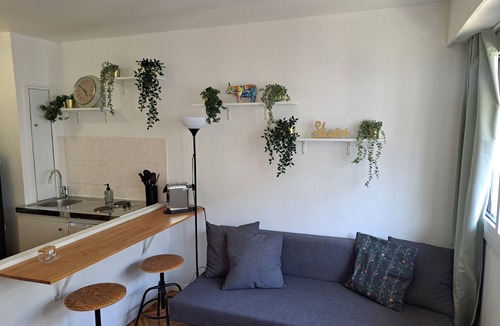 Tours Apartment | Bright studio in the heart of Tours - charm & comfort
