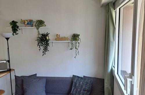 Tours Apartment | Bright studio in the heart of Tours - charm & comfort