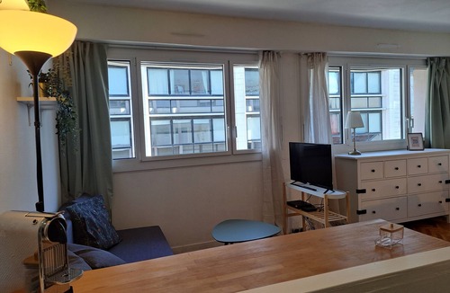 Tours Apartment | Bright studio in the heart of Tours - charm & comfort