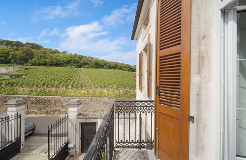 Chambolle-Musigny House | Burgundy house near the vineyards and Beaune