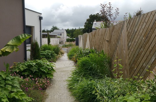 Carquefou House | Côté Jardin Gîte near Nantes/Carquefou ideal for 2/4 people - countryside and town.