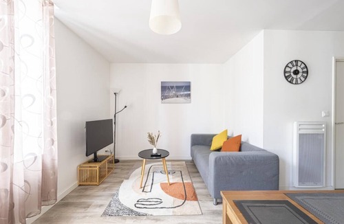 Centre Ville Apartment | Cœur de Pau - Parking included - L'Unique