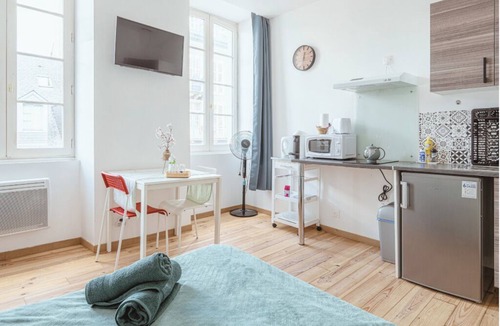 Centre Ville Apartment | Cœur de Pau - Parking Included - Aquarelle