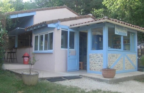 Chauffour-sur-Vell House | Camping 3 étoiles avec piscine - aux portes de la Dordogne